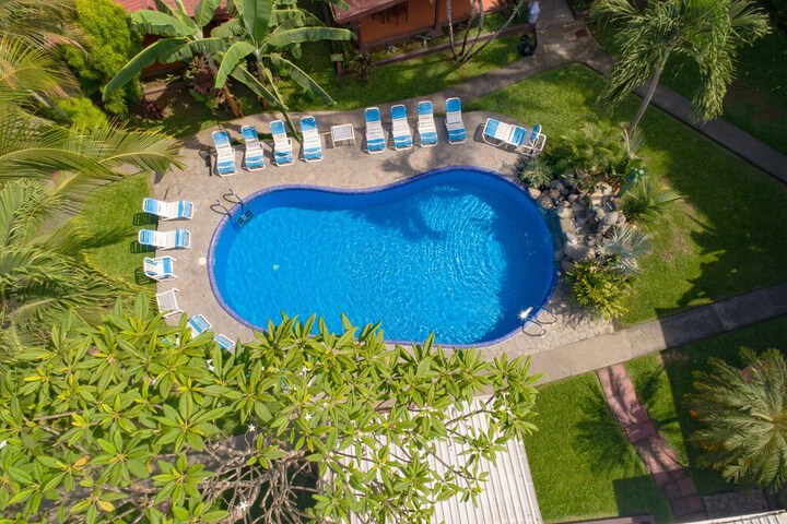 Pool 40 of 55