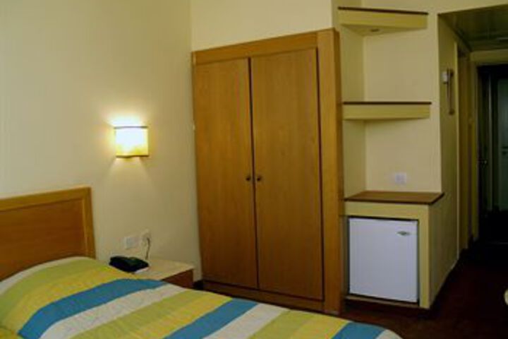 Room 5 of 17