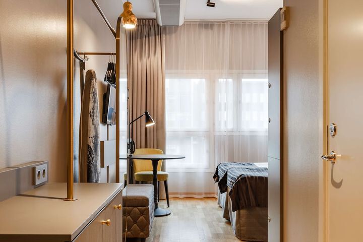 Room 13 of 64