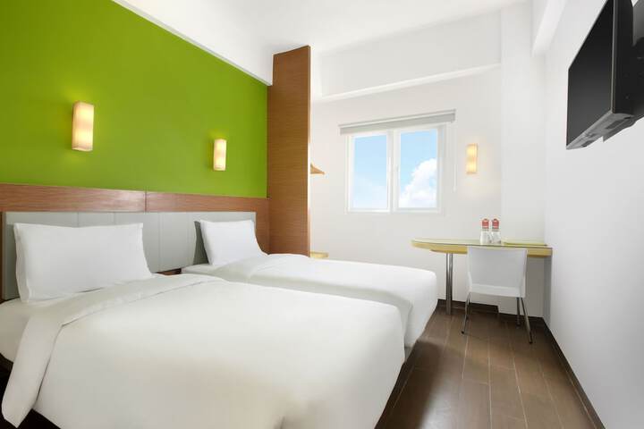 Room 8 of 48