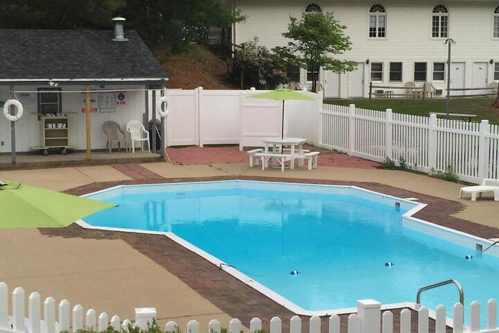 Pool 39 of 73