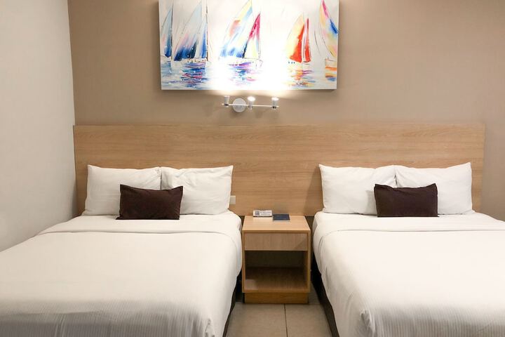 Room 6 of 44