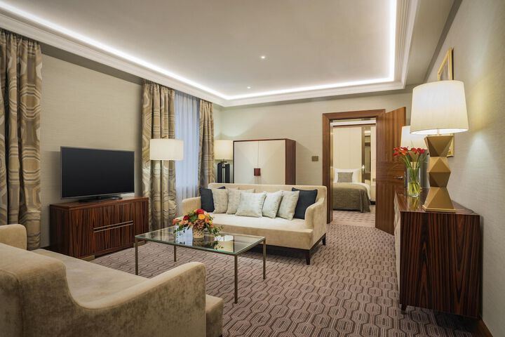 Room 49 of 208