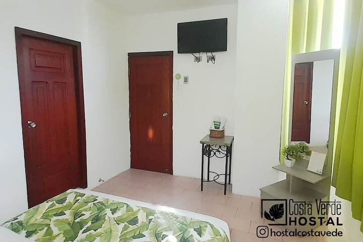 Room 11 of 25