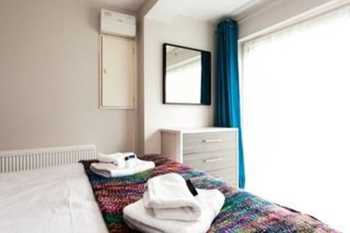 Room 6 of 26