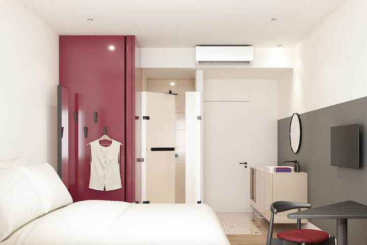 Room 3 of 9