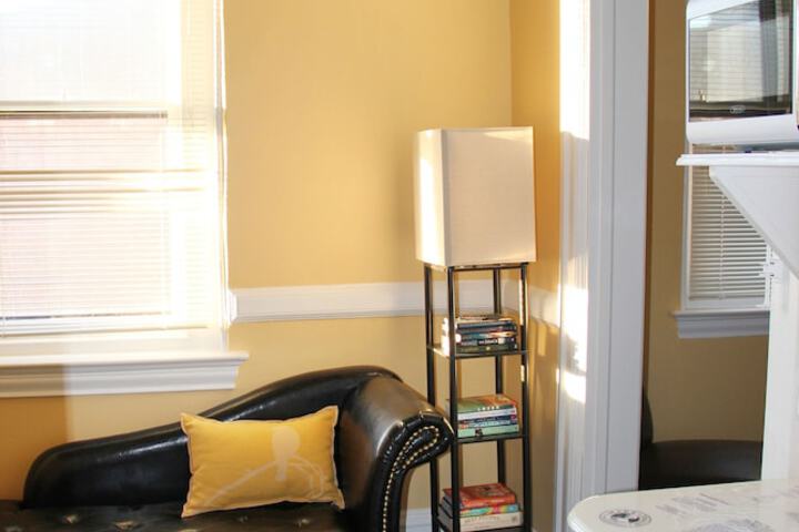 Premium Double Room Private Bathroom City View 205 Council Room (111 of 132)