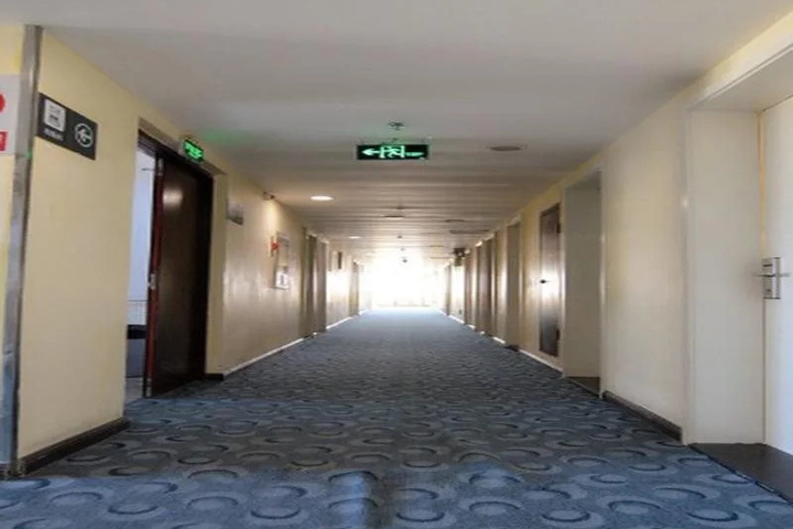 Room 13 of 17