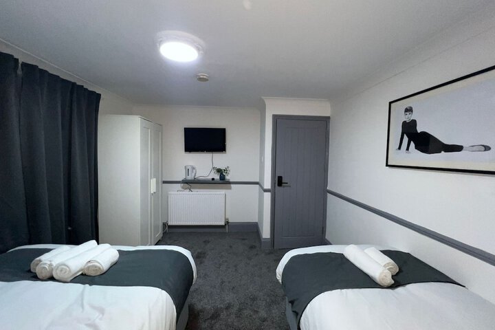 Room 9 of 39