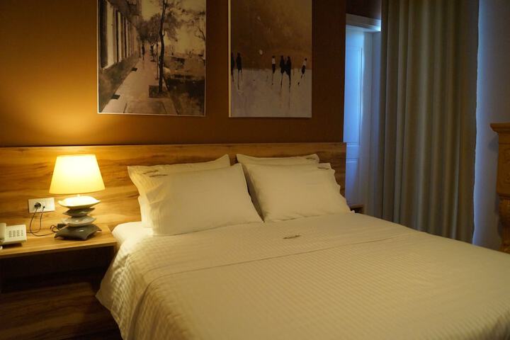 Room 10 of 50