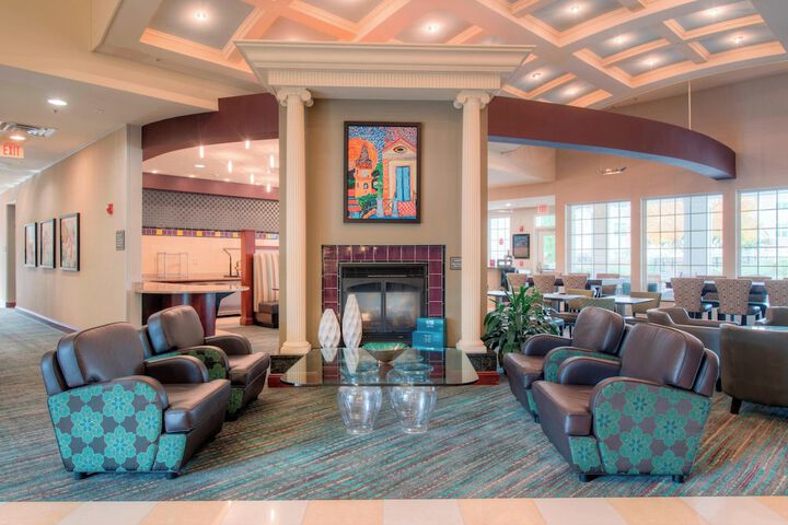 Lobby lounge