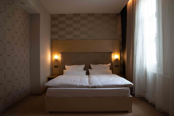 Room 19 of 44