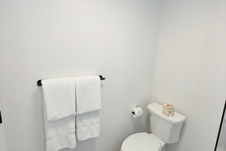 Room 25 of 48