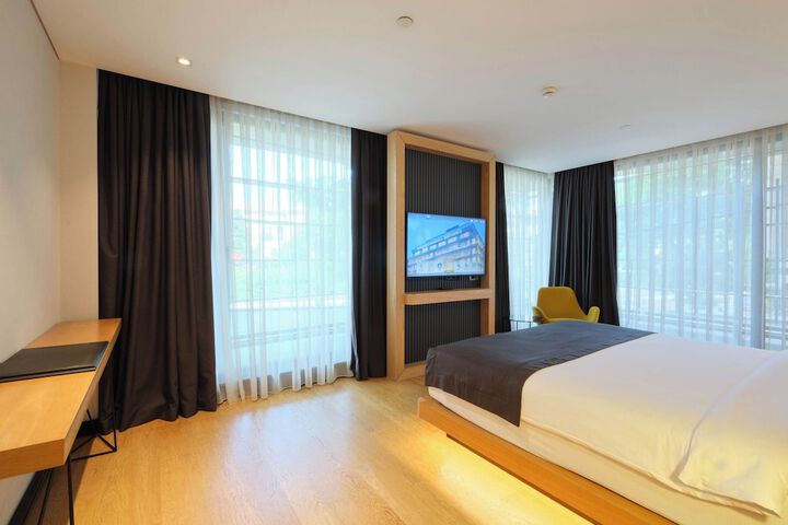 Room 110 of 203