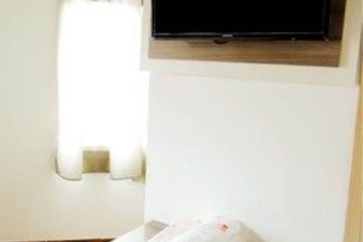 Room 20 of 39