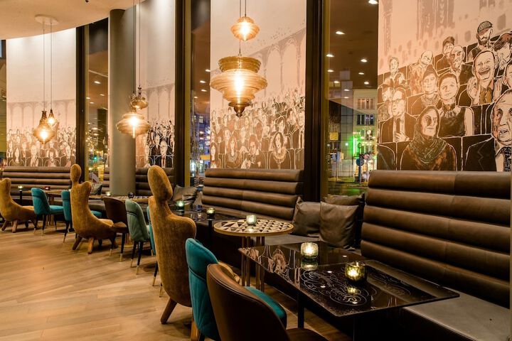 Lounge 58 of 72