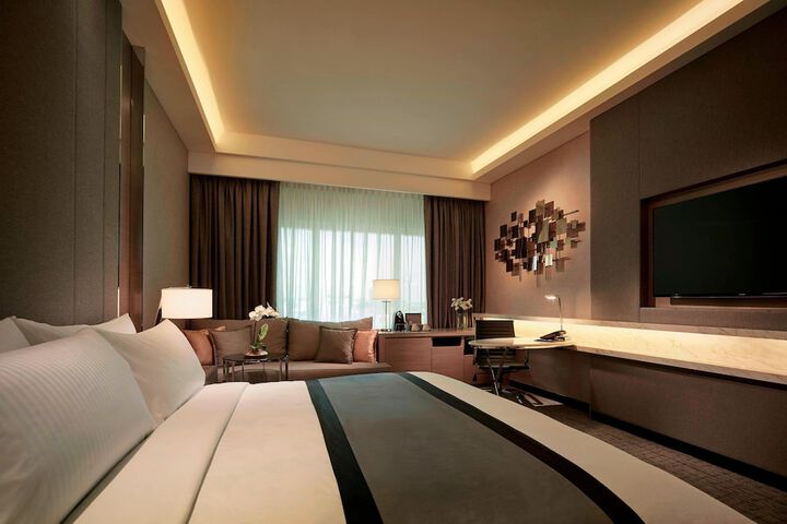 Room 19 of 83