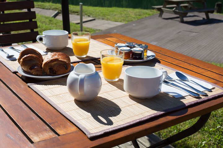 Breakfast/Coffee Service 21 of 31