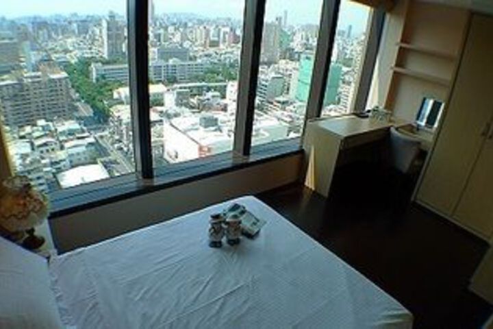 Room 11 of 73
