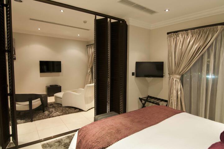 Room 7 of 37