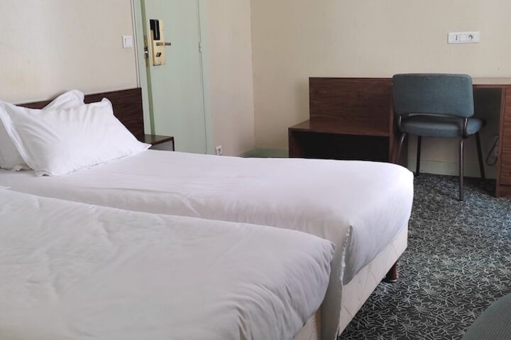 Room 53 of 86