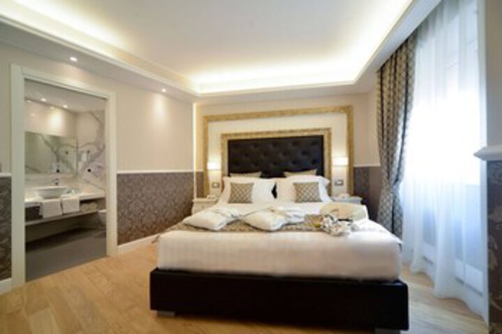 Room 19 of 28
