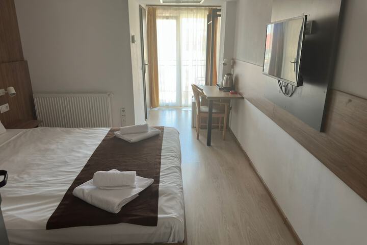 Room 42 of 83