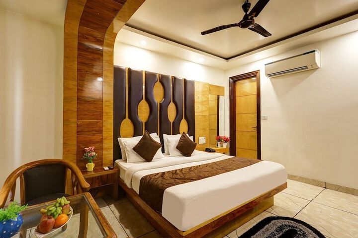 Room 4 of 31