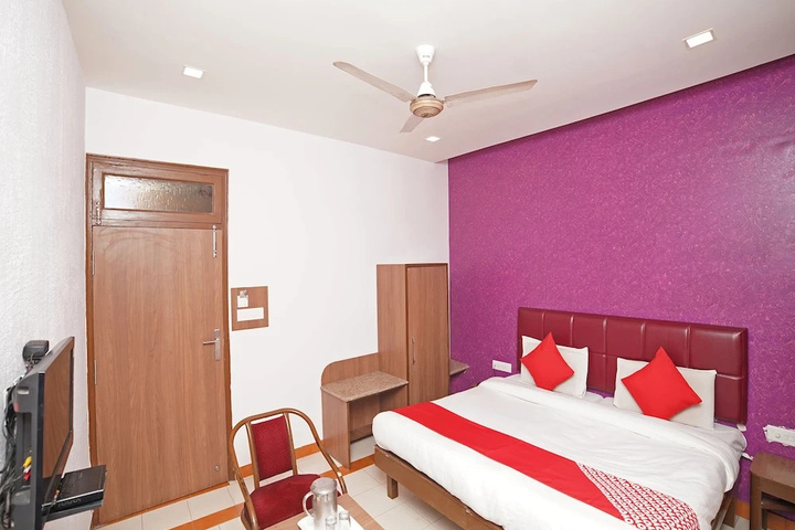 Room 3 of 16