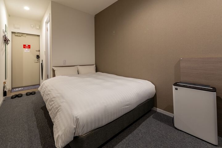 Room 6 of 23