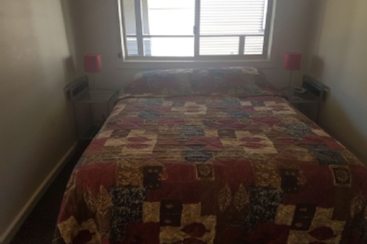 Room 383 of 792