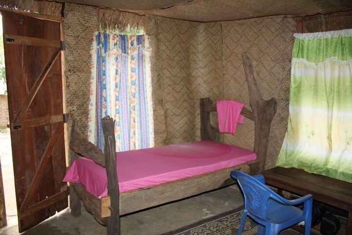 Room 6 of 17