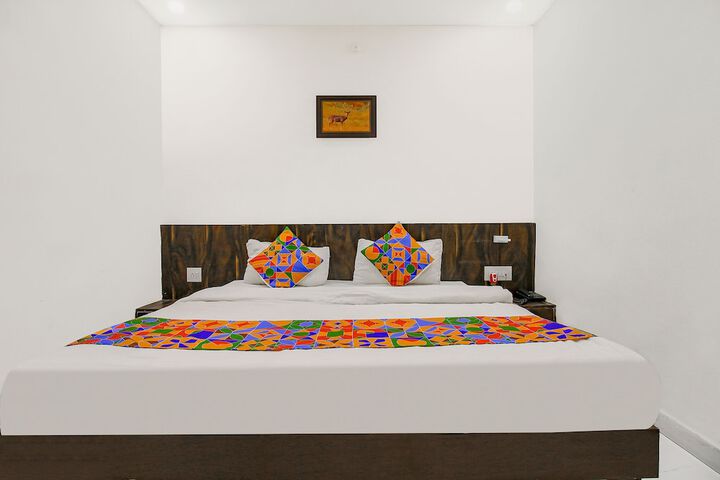 Room 17 of 37
