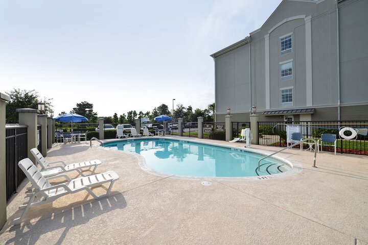 Pool 49 of 79