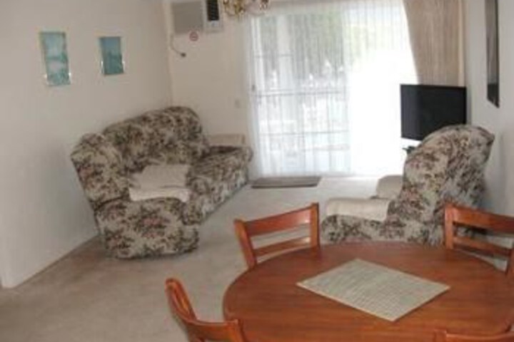Room 8 of 11