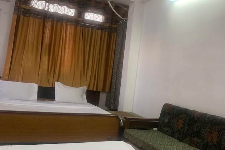 Room 37 of 60