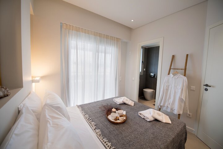 Room 16 of 191
