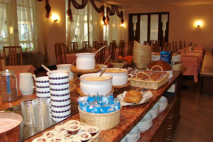 Breakfast/Coffee Service 37 of 42