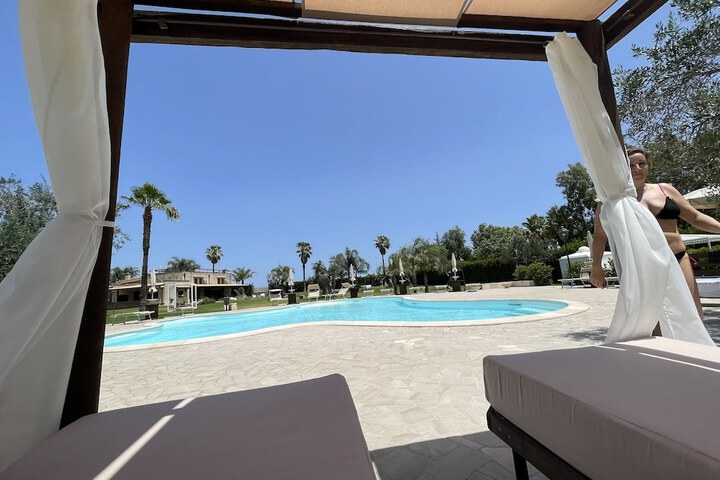 Pool 182 of 247