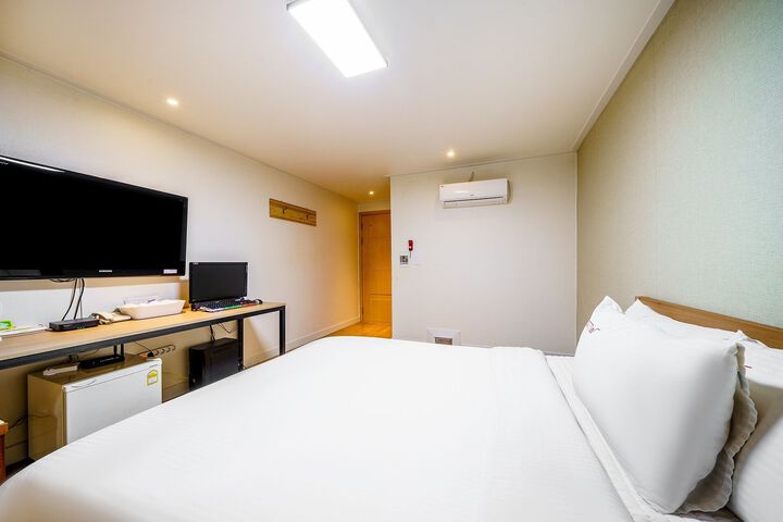 Room 44 of 107