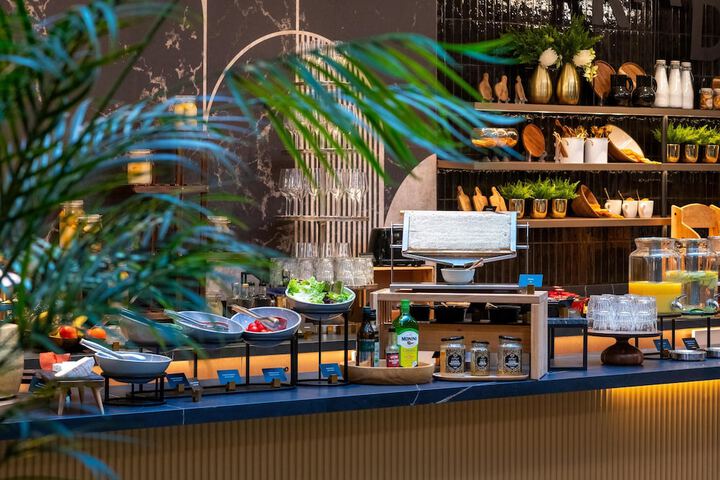 Breakfast/Coffee Service 40 of 70