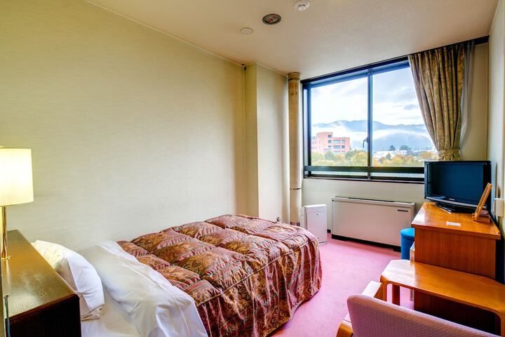 Room 6 of 31