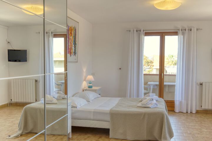 Room 2 of 14