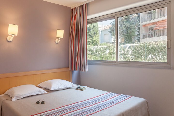 Room 6 of 37