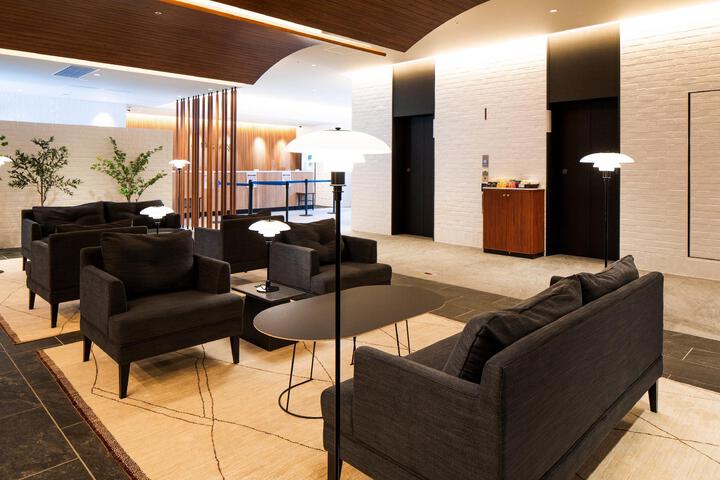 Hotel Lobby
