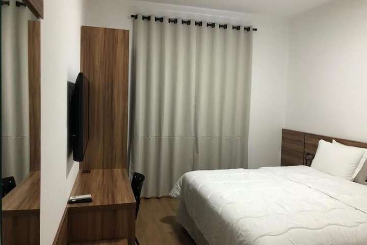 Room 6 of 25