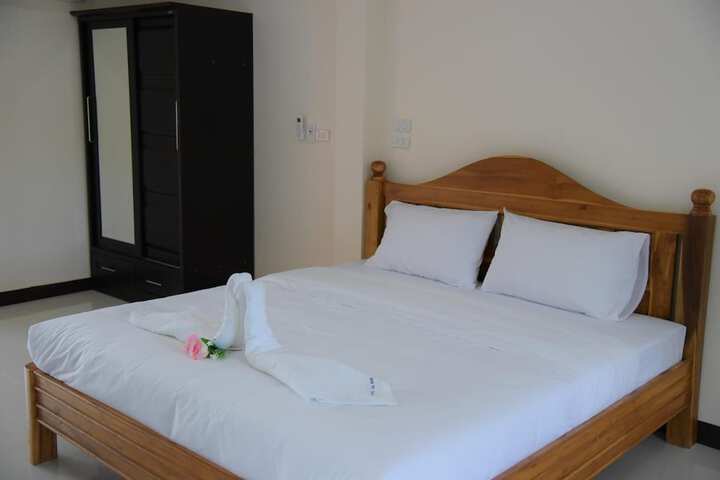 Room 10 of 24