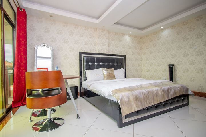 Room 14 of 40