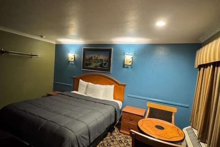 Room 7 of 36