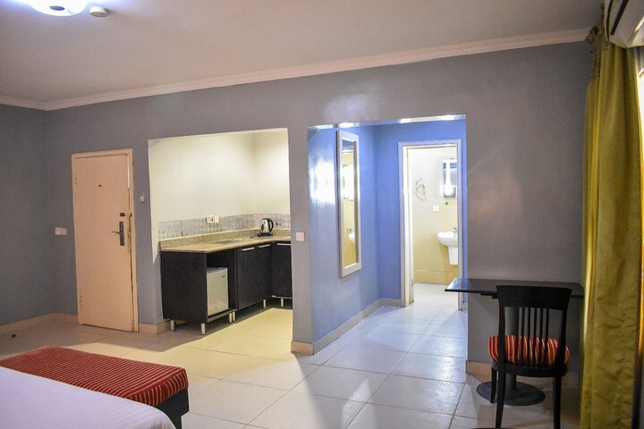 Room 17 of 41